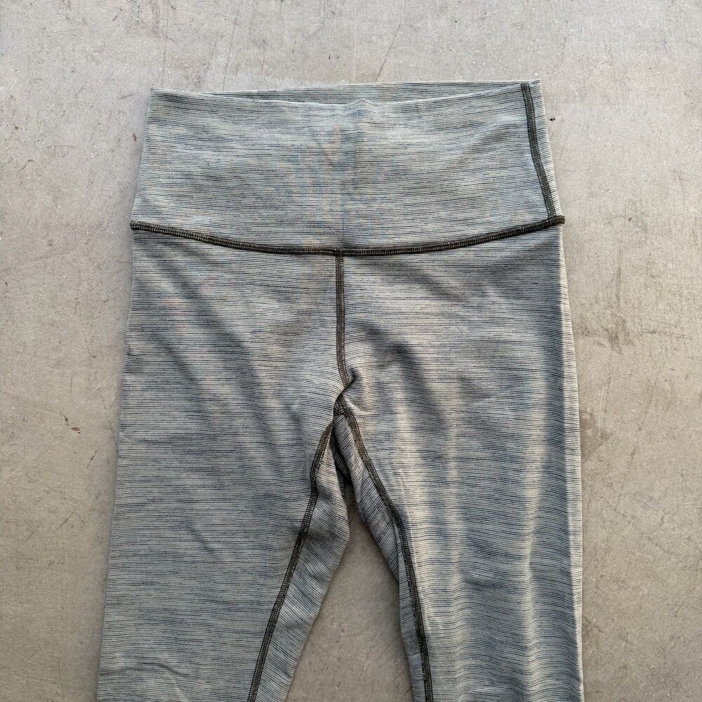 Lululemon Leggings Womens Sz 6 Wunder Under Crop Hi-Rise Full-On Luxtreme - Picture 2 of 7